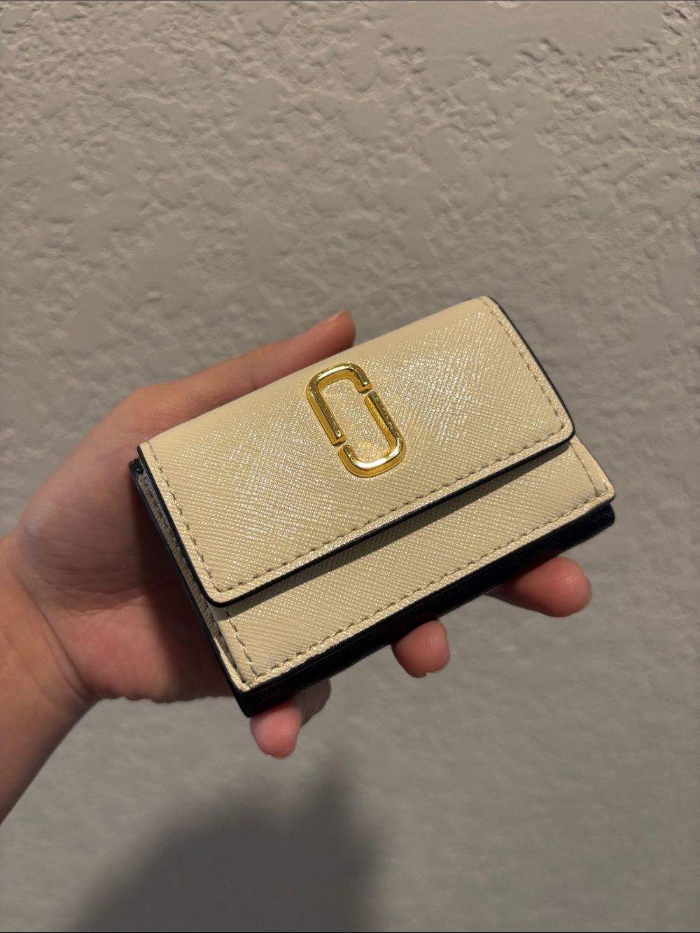 Marc Jacobs Cream Leather Compact Wallet with Gold Hardware